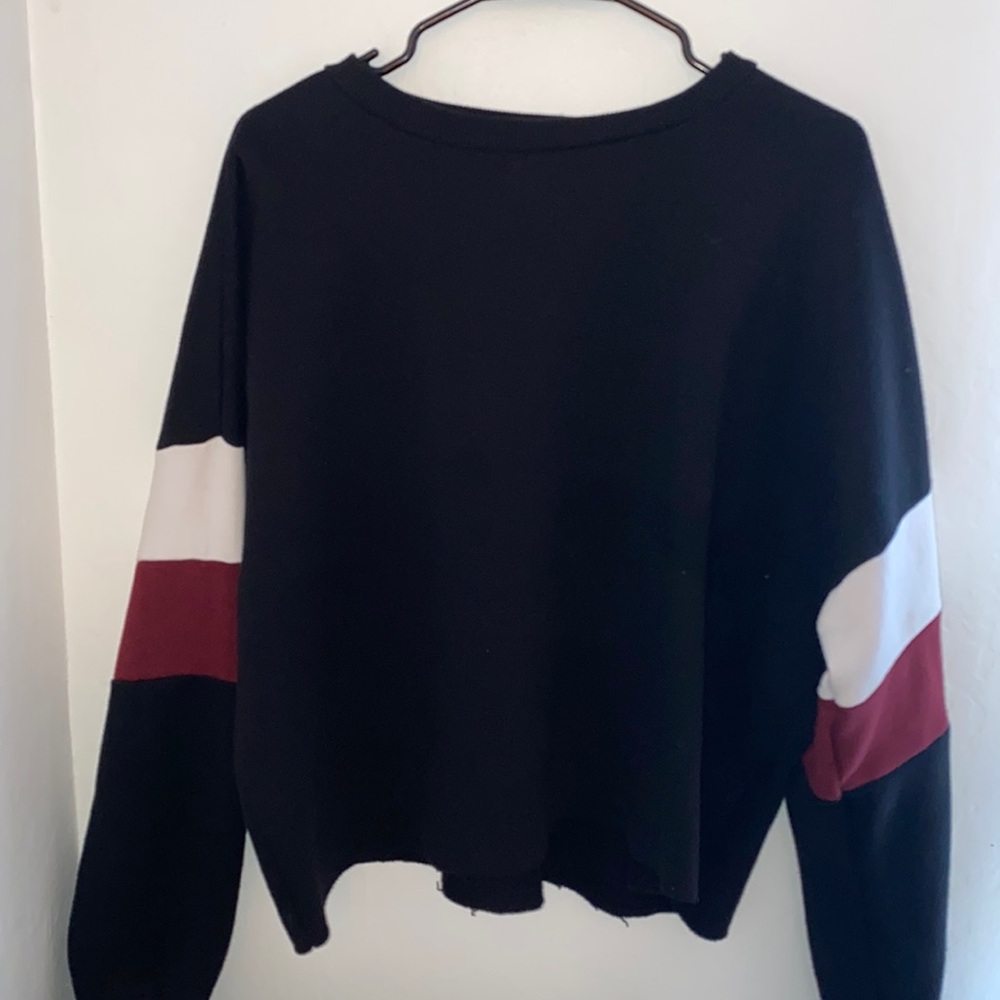 Forever 21 Plus Size Cropped Black Crewneck